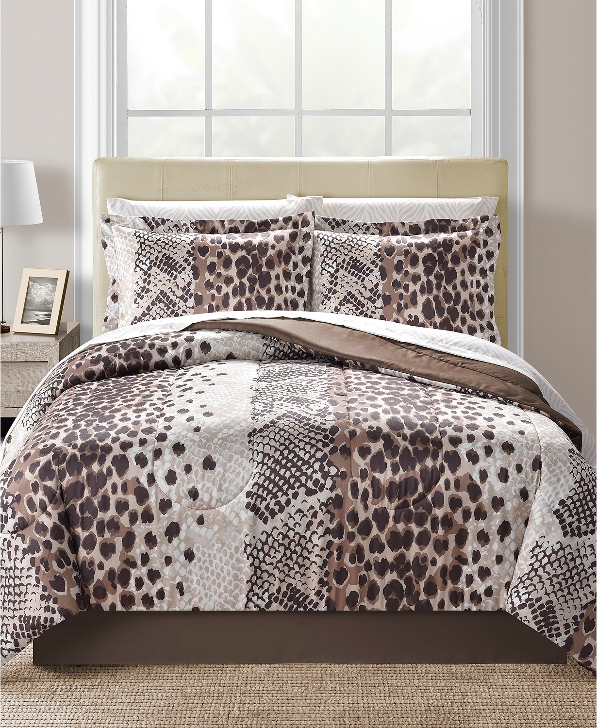 Fiarfield Square Collection Congo Reversible 8-Pc. King Comforter Set